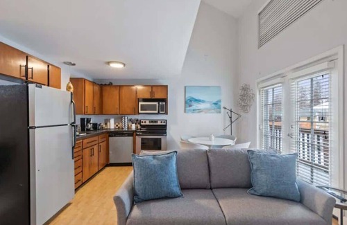 South Perry District House | 1bdrm townhouse in Perry District