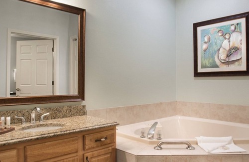 Table Rock Resort | 1Bed/1Bath Deluxe Condo in Branson! Close to so Many Attractions!