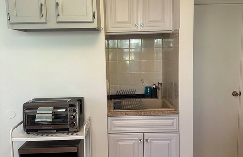 Atlantic Beach House | 1Block to Atlantic Beach Access - Private 1/1 Suite with fenced yard, dogs OK.