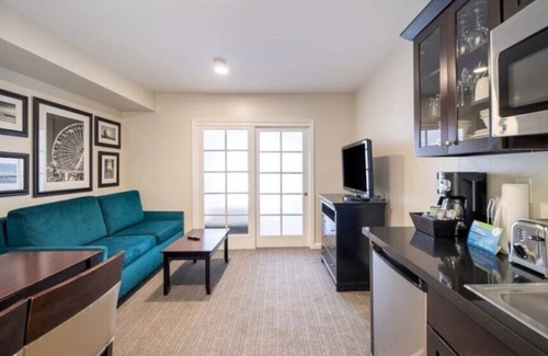 Anaheim Resort Resort | 1BR-1BA - Walk to Disneyland, Anaheim Convention, or Angles Stadium