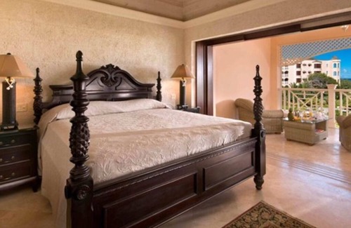 Diamond Valley Resort | 1BR/2BA with Kitchen & Private Roof Top Deck w/Pool