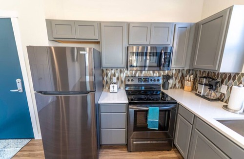 Downtown Eau Claire Apartment | 1br Apartment/Downtown/UWEC/Hospital/Clinic