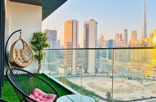 Business Bay Apartment | 1BR Apartment Downtown Dubai with Burj Khalifa and Canal Views