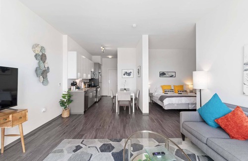 Palmer Square Apartment | 1BR City Loft With Modern Glass Views