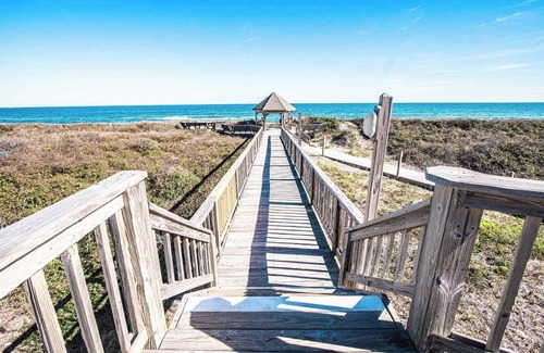 Duck Condo | 1BR Coastal Condo w/Pool Access