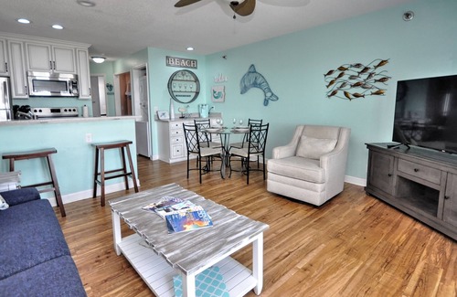 Ocean Isle Beach Condo | 1BR Direct Ocean Front with Ocean Front Pool - walk to everything!-