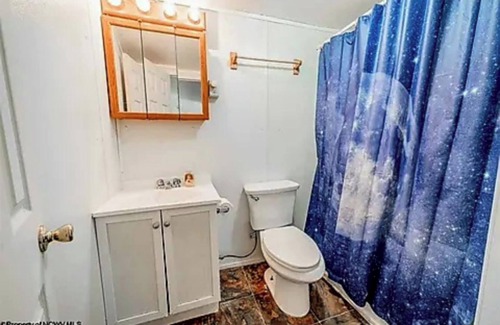 Woodburn Apartment | 1BR Home Near WVU – Perfect for Game Days. Just minutes from WVU stadium