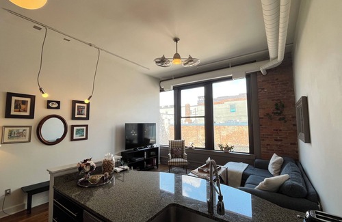 Ann Arbor Condo | 1BR in Heart of Downtown Ann Arbor w/Windows + Free Parking