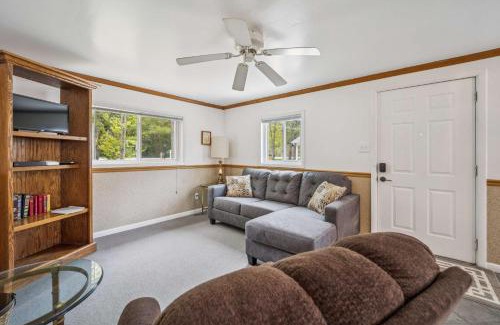 Greenbush Apartment | 1BR Lakefront Cottage - Perfect for Two