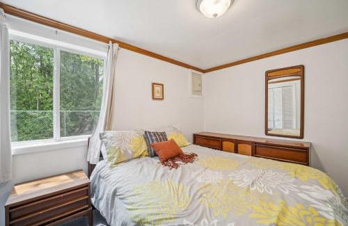 Greenbush Apartment | 1BR Lakefront Cottage - Perfect for Two