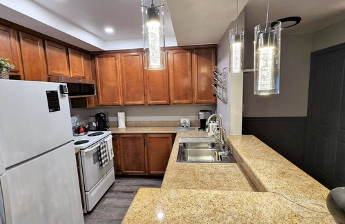 Loma Alta Condo | 1BR Luxe Condo + pool, gym, parking