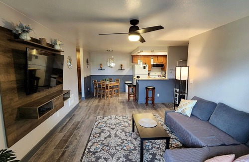 Loma Alta Condo | 1BR Luxe Condo + pool, gym, parking