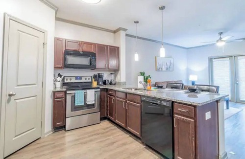 South Nashville Apartment | 1BR Near Downtown+Parking+Pool+Corporate+Business+Nomad+NICE+Quietn