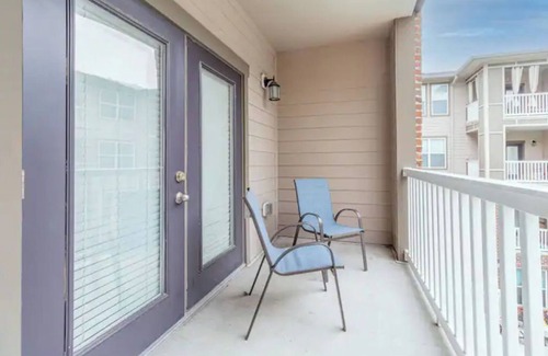 South Nashville Apartment | 1BR Near Downtown+Parking+Pool+Corporate+Business+Nomad+NICE+Quietn