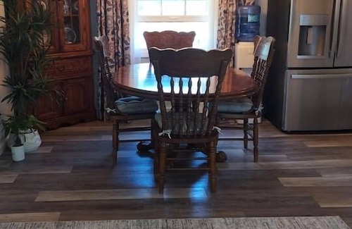 Craigsville House | 1BR Retreat: Bridge Day Lodging