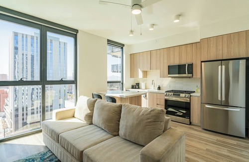 Downtown Phoenix Apartment | 1BR Retreat with Pool, Gym & Rooftop Lounge