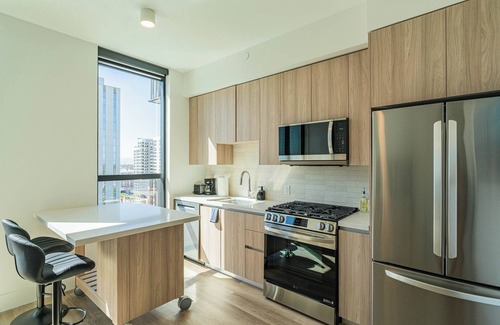 Downtown Phoenix Apartment | 1BR Retreat with Pool, Gym & Rooftop Lounge