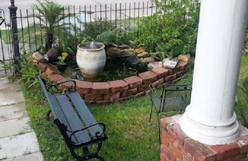 West Riverside Condo | 1BR Sleeps 2-4, GREAT UPTOWN LOCATION!