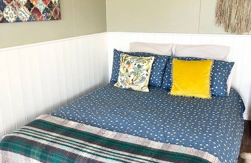 Morpeth Cabin | 1br-sleeps2-field View-parking-cabin Experience