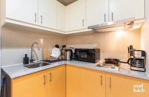 Bonifacio Global City Condo | 1BR Unit in Uptown Parksuites Tower 2 BGC w/Netflix, HBO Go & Disney+
