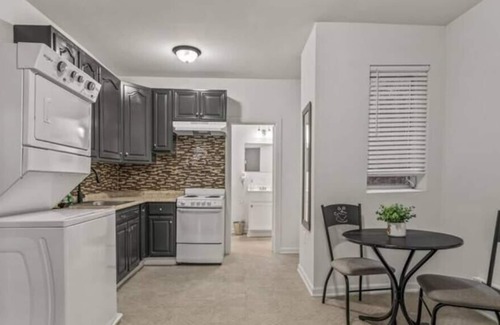 West Philadelphia Apartment | 1BR Urban Apartment S