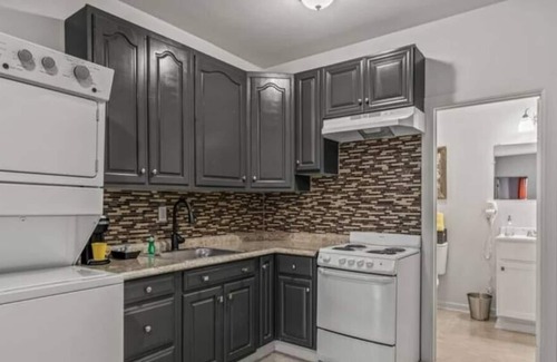 West Philadelphia Apartment | 1BR Urban Apartment S