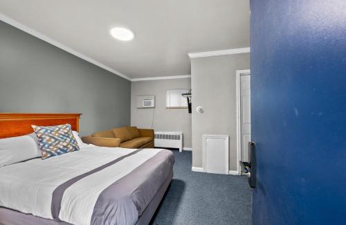 Riverview Apartment | 1BR w Smart TV AC Self Check-in MI