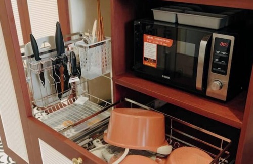 Van Mieu Apartment | 1BRAttic-Apt Bathtub Netflix&Chill OldQuater30min