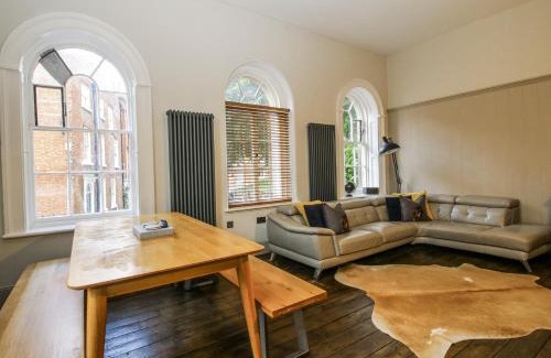 Shrewsbury Apartment | 1C College Hill