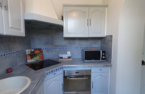 Hyeres City Centre Villa | 1ET. VILLA DE MAITRE HYERES - RESIDENTIAL AREA - VERY QUIET - AIR-CONDITIONED