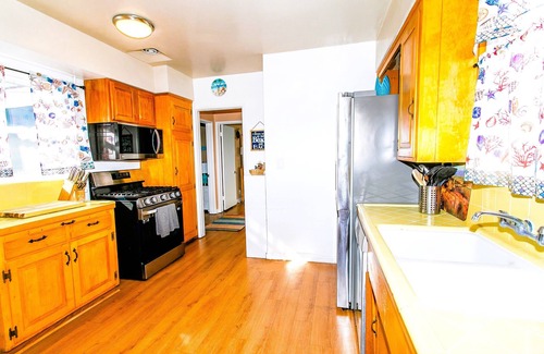 West Newport House | 1Min2BeachDisney25MinBikesParkingWasherEVChrBBQ