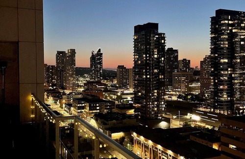 Connaught Condo | 1P Culture - RayPenthouse Downtown