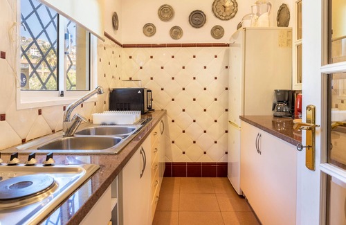 Canico Apartment | 1st floor apartment 'Villa Echium T2' with two bedrooms and shared garden