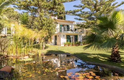 Canico Apartment | 1st floor apartment 'Villa Echium T2' with two bedrooms and shared garden