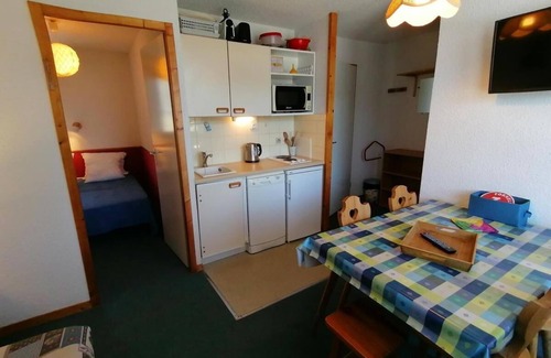 Montalbert Apartment | 1st floor, balcony, tv, ski locker, 31m², Montalbert