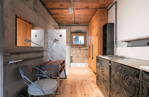 Tophane House | 1st floor dublex with garden