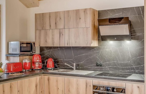 Champagny-en-Vanoise Apartment | 1st floor, swimming pool, sauna, balcony, fireplace or stove, parking, tv, ski locker, 83m²