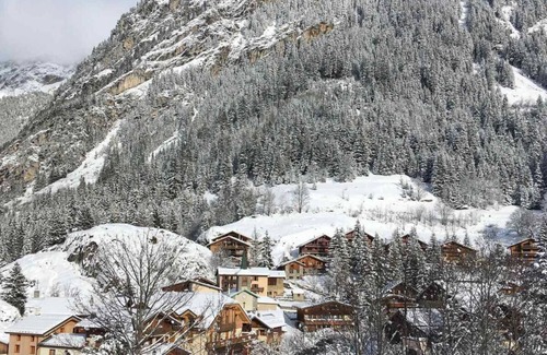 Pralognan-la-Vanoise Apartment | 1st floor, terrace, balcony, fireplace or stove, parking, tv, 158m², Pralognan-la-Vanoise