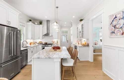 Cape Charles House | 1st Floor King Bed-Screened Porch-Family Friendly! Optional Resort & Golf Access