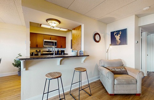 Lake Harmony Condo | 1st-floor lakefront condo with mountain views & pool - near ski/hiking