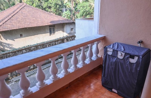 Fatrade Apartment | 1st Floor | Spacious 2BHK | 3 Min Walk To Beach | Scenic Views