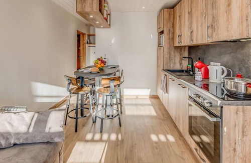 Le Lavachet Apartment | 1st floor, terrace, tv, ski locker, 38m², Tignes