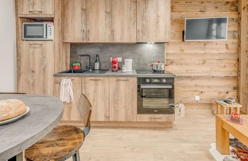 Le Lavachet Apartment | 1st floor, terrace, tv, ski locker, 38m², Tignes