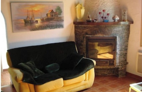 Pietracorbara Apartment | 1st floor Villa El bimbo 50 metres from the sandy beach