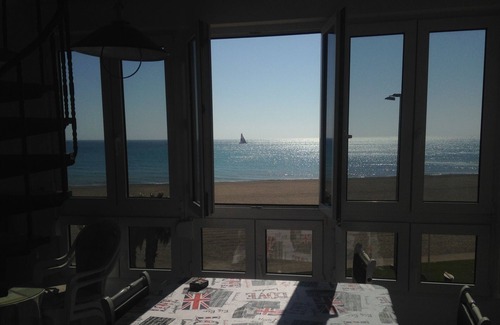 Roquetas de Mar Apartment | 1st LINE SEA VIEWS, WIFI, AC Air Conditioning, Swimming Pool