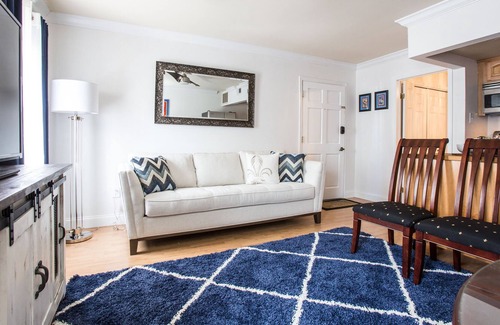 Faubourg Delassize House | 1st Pick for LOCATION! Steps from St. Charles Ave