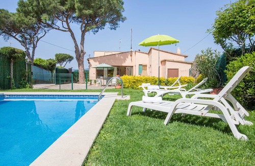 Begur Villa | 1TP 01 - Villa with pool and private garden located in Esclanyà, 3 km from the town center and 6 km from the beach