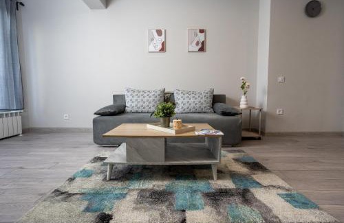 Oborishte Apartment | 2-стаен апартамент с гледка към парк Заимов