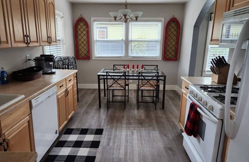 Stockton House | 2/1 Cozy Home in the Heart of the City