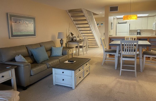 Goodwins Island House | 2/2.5 Waterfront condo with pools and tennis courts